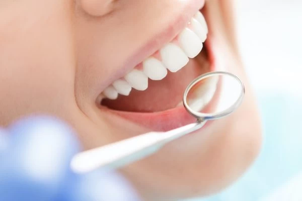 How Do You Choose the Right Cosmetic Dentist Woking?